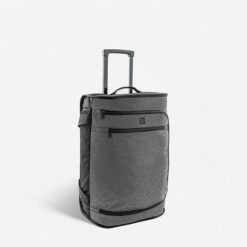 Walizka sportowa Kipsta Essential 30 litrów. Białe walizki damskie KIPSTA, bez wzorów, z materiału, małe. Za 119.99 zł.