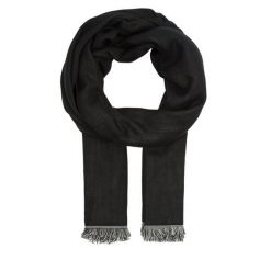Szal Calvin Klein. Czarne szaliki damskie Calvin Klein, bez wzorów. Za 329.99 zł.