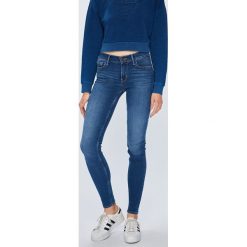 Levi's - Jeansy 710. Niebieskie jeansy damskie Levi's®, bez wzorów, z bawełny. W wyprzedaży za 319.90 zł.