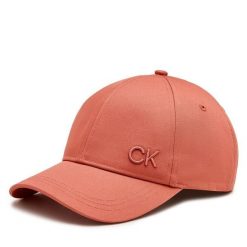 Czapka z daszkiem Calvin Klein. Czerwone czapki damskie Calvin Klein, bez wzorów. Za 99.99 zł.