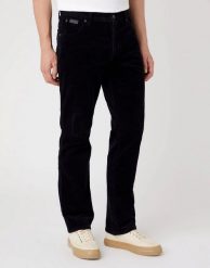 WRANGLER TEXAS MĘSKIE SPODNIE SZTRUKSY BLACK W121A2100 112320120. Czarne spodnie materiałowe męskie Wrangler, bez wzorów, z materiału. Za 219.99 zł.