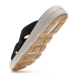 Sandały damskie Cassie. Czarne sandały damskie Regatta, bez wzorów, bez obcasa, bez zapięcia. Za 299.99 zł.