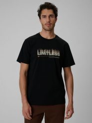 4F T-shirt regular z nadrukiem męski - czarny M. Czarne t-shirty męskie 4F, m, bez wzorów, z materiału, bez kołnierzyka, bez ramiączek. Za 69.99 zł.