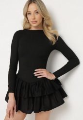 Czarna Rozkloszowana Sukienka z Długim Rękawem i Falbanką Reonaria. Czarne sukienki damskie Born2be, na co dzień, bez wzorów, eleganckie, bez kołnierzyka, bez ramiączek, mini, rozkloszowane. Za 84.99 zł.