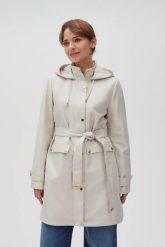 Parka z kapturem beżowa. Brązowe parki damskie MOODO, bez wzorów, z poliesteru, z kapturem. W wyprzedaży za 124.99 zł.