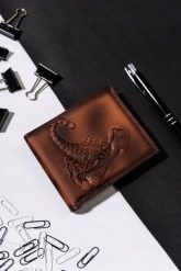 Always Wild Portfel męski ze skóry naturalnej ze skorpionem na froncie - Always Wild NoSize. Portfele męskie Always Wild, bez wzorów, ze skóry. Za 89.91 zł.