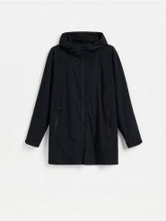 Kurtka parka z kapturem - czarny. Czarne parki męskie Reserved, l, bez wzorów, z tkaniny, bez kołnierzyka, z kapturem. Za 199.99 zł.