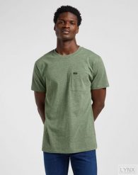 MESKA KOSZULKA LEE ULTIMATE POCKET TEE MERCANTILE MELE 112365383. T-shirty męskie Lee, l, bez wzorów, bez kołnierzyka, bez ramiączek. Za 79.99 zł.
