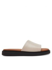 Vagabond Shoemakers Klapki Connie 5757-201-02 Beżowy. Brązowe klapki damskie Vagabond Shoemakers, bez wzorów, ze skóry, bez obcasa, bez zapięcia. Za 309.99 zł.