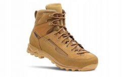 Buty militarne trekkingowe Crispi AT 6 GTX. Brązowe trekkingi męskie Crispi, z gore-texu, bez zapięcia. Za 1,499.00 zł.