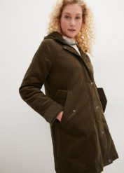 Parka sztruksowa na podszewce baranku, fason o linii litery A. Brązowe parki damskie bonprix, bez wzorów, ze sztruksu, bez kaptura. Za 289.99 zł.