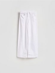 Jeansy wide leg z wysokim stanem - biały. Białe jeansy damskie Reserved, bez wzorów, z bawełny, z podwyższonym stanem. Za 139.99 zł.