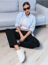 Jeansy cargo - czarny. Czarne jeansy damskie Sinsay, bez wzorów, z jeansu. Za 69.99 zł.