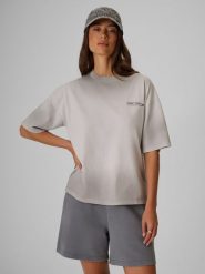 4F T-shirt loose z nadrukiem damski - szary M. Szare t-shirty damskie 4F, m, bez wzorów, z bawełny, klasyczne, bez kołnierzyka, bez ramiączek. Za 79.99 zł.