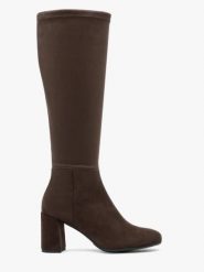 Ciemnobrązowe kozaki z szeroką elastyczną cholewką. Brązowe kozaki damskie Ryłko, bez wzorów, z tkaniny, z okrągłym noskiem, bez obcasa, na słupku, bez zapięcia. Za 499.99 zł.