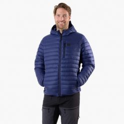 Kurtka outdoor hiking męska Swedemount Lofoten Hood Jacket wiatroszczelna. Niebieskie kurtki męskie SWEDEMOUNT, m, bez wzorów, z puchu, sportowe, bez kaptura. Za 499.99 zł.