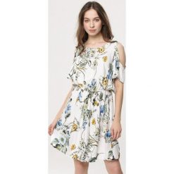 Biała Sukienka Liking. Białe sukienki damskie Born2be, l, bez wzorów, bez kołnierzyka, bez ramiączek, mini. Za 49.99 zł.