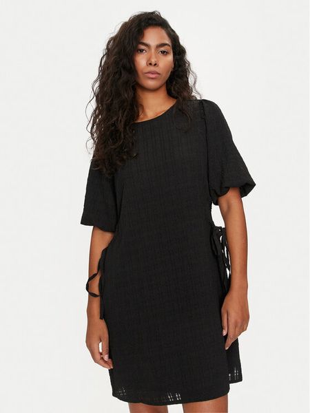 Noisy May Sukienka letnia Lavie 27030281 Czarny Regular Fit. Czarne sukienki damskie Noisy May, na lato, l, bez wzorów, z syntetyku, bez kołnierzyka, bez ramiączek. Za 129.99 zł.