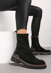 Czarne Płaskie Botki z Kontrastową Wstawką Carievia. Czarne botki damskie Born2be, bez wzorów, eleganckie, bez obcasa, na płaskiej podeszwie, bez zapięcia. Za 179.99 zł.