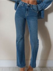 Jeansy FLARE - granatowy. Niebieskie jeansy damskie Sinsay, bez wzorów, z jeansu, długie. W wyprzedaży za 27.99 zł.