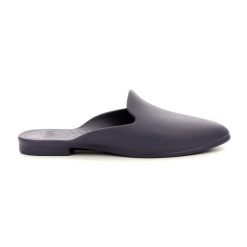 Klapki damskie NATIVE AVA BLOOM. Czarne klapki damskie Native Shoes, bez wzorów, bez obcasa, bez zapięcia. Za 129.99 zł.