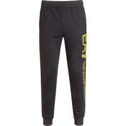 Spodnie dresowe EA7 EMPORIO ARMANI. Szare spodnie sportowe męskie EA7 Emporio Armani, bez wzorów, z bawełny. W wyprzedaży za 264.00 zł.