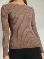 Dopasowany sweter z długimi rękawami - brązowy. Brązowe swetry nierozpinane damskie Sinsay, l, bez wzorów, bez kołnierzyka, bez ramiączek. Za 29.99 zł.