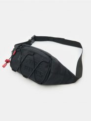 Nerka z napisem i linkami - czarny. Czarne saszetki i nerki męskie Sinsay, bez wzorów. Za 29.99 zł.