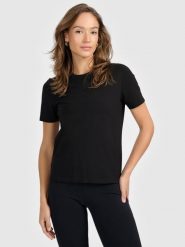 4F T-shirt regular gładki damski - czarny L. Czarne t-shirty damskie 4F, l, bez wzorów, z materiału, klasyczne, bez kołnierzyka, bez ramiączek. Za 49.99 zł.