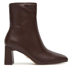Botki Steve Madden. Brązowe botki damskie Steve Madden, bez wzorów, bez obcasa, na słupku, bez zapięcia. Za 429.99 zł.