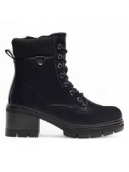 Clara Barson Botki LAIA WS6180-02 Czarny. Czarne botki damskie Clara Barson, bez wzorów, ze skóry, bez obcasa, na słupku, bez zapięcia. Za 159.99 zł.