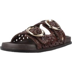Sandały CARMELA 163058C Brązowy. Brązowe sandały damskie Carmela, bez wzorów, ze skóry, bez obcasa, bez zapięcia. Za 318.99 zł.