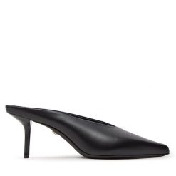 Klapki Max Mara. Czarne klapki damskie Max Mara, bez wzorów, bez obcasa, bez zapięcia. Za 1,339.00 zł.