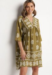 Ciemnozielona Wiskozowa Sukienka ze Wzorem Boho Frisana. Zielone sukienki damskie Born2be, na co dzień, l, bez wzorów, z materiału, boho, bez kołnierzyka, bez ramiączek, midi. Za 64.99 zł.