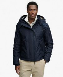 Superdry Kurtka Hooded Arctic Windcheater z recyklowanego poliestru - Darkest. Niebieskie kurtki męskie Superdry, xl, bez wzorów, z elastanu, bez kaptura. Za 545.65 zł.