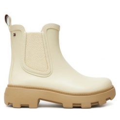 Kalosze Tommy Hilfiger. Brązowe kalosze damskie Tommy Hilfiger, bez wzorów, bez zapięcia. Za 379.99 zł.