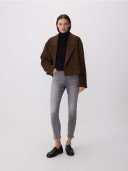 Jeansy slim push up - jasnoszary. Szare jeansy damskie Reserved, bez wzorów, z bawełny, z podwyższonym stanem. Za 89.99 zł.