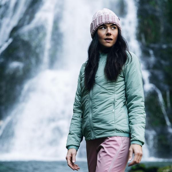 Czapka Eisbar Selda MÜ. Czerwone czapki damskie Eisbar, bez wzorów, z wełny, sportowe. Za 269.90 zł.