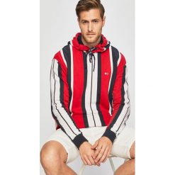 Tommy Jeans - Bluza. Czerwone bluzy męskie Tommy Jeans, l, bez wzorów, z bawełny, bez ramiączek, z kapturem. Za 429.90 zł.
