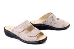 DR. BRINKMANN 700735-08 beige, klapki damskie. Brązowe klapki damskie Dr. Brinkmann, na lato, bez wzorów, ze skóry, bez obcasa, bez zapięcia. Za 335.67 zł.