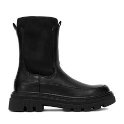 Sztyblety DeeZee. Czarne botki damskie DeeZee, bez wzorów, bez obcasa, na płaskiej podeszwie, bez zapięcia. Za 219.99 zł.