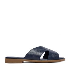 Klapki Lasocki. Niebieskie klapki damskie Lasocki, bez wzorów, bez obcasa, bez zapięcia. Za 149.99 zł.