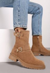Brązowe Botki z Ekozamszu ze Stylowymi Klamrami i Paseczkami przy Cholewce Nevalune. Brązowe botki damskie Renee, bez wzorów, z jeansu, eleganckie, z okrągłym noskiem, bez obcasa, na płaskiej podeszwie, bez zapięcia. Za 129.99 zł.