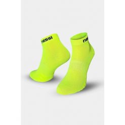 Bezszwowe skarpety oddychające Nessi Sportswear. Żółte skarpetki damskie NESSI SPORTSWEAR, bez wzorów. Za 59.90 zł.