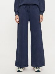 Deha Spodnie dresowe C12175 Granatowy Relaxed Fit. Niebieskie spodnie dresowe damskie Deha, bez wzorów, z bawełny. Za 609.99 zł.