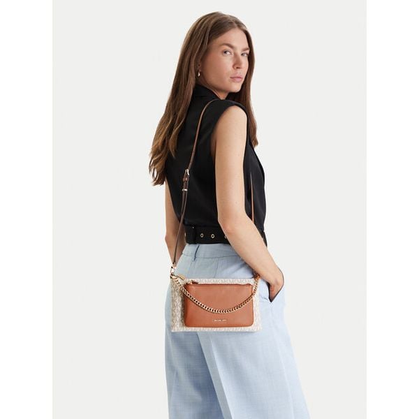 Torebka MICHAEL Michael Kors. Białe listonoszki damskie MICHAEL Michael Kors, bez wzorów, bez dodatków. Za 492.99 zł.