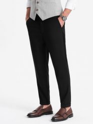 Męskie spodnie chino REGULAR FIT z gumką w pasie – czarne V4 - Rozmiar: L. Czarne eleganckie spodnie męskie Ombre Clothing, bez wzorów, z bawełny, casualowe. W wyprzedaży za 219.99 zł.