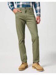 WRANGLER MĘSKIE SPODNIE MATERIAŁOWE LARSTON DUSTY OLIVE 112356816 W18S014024. Zielone spodnie materiałowe męskie Wrangler, bez wzorów, z materiału. Za 219.99 zł.