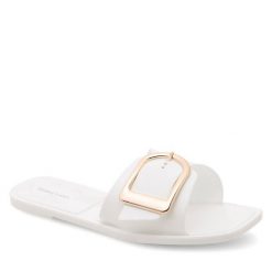 Klapki JENNY. Białe klapki damskie Jenny, bez wzorów, bez obcasa, bez zapięcia. Za 49.99 zł.