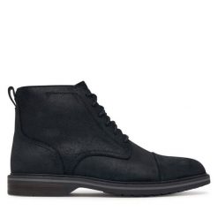 Trzewiki Clarks. Czarne botki męskie Clarks, bez wzorów, bez obcasa, bez zapięcia. Za 569.99 zł.